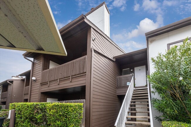 Building Photo - 8020 Braesmain Dr Unit 1710 Rental