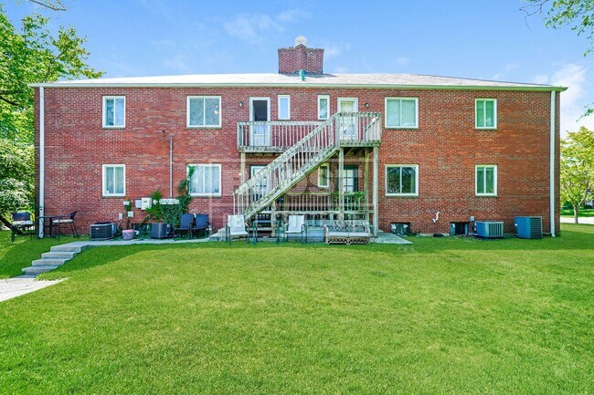 Photo - 2010 Elmwood Ave Unidad C