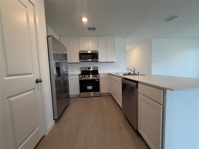 Photo - 624 W Criner St