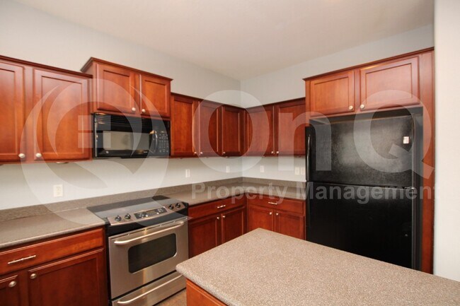 Building Photo - 359 E Brook St