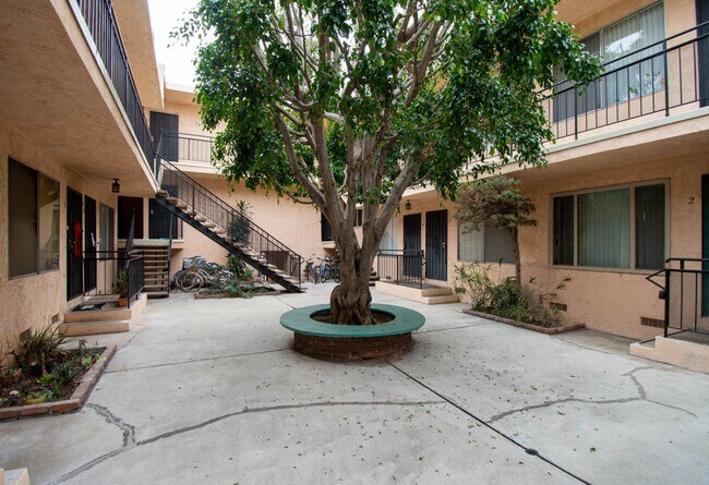 Photo - 12706 Venice Blvd