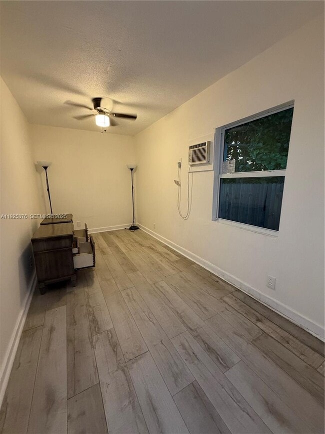 Photo - 3219 Windsor Ave Unit 3219 BACK