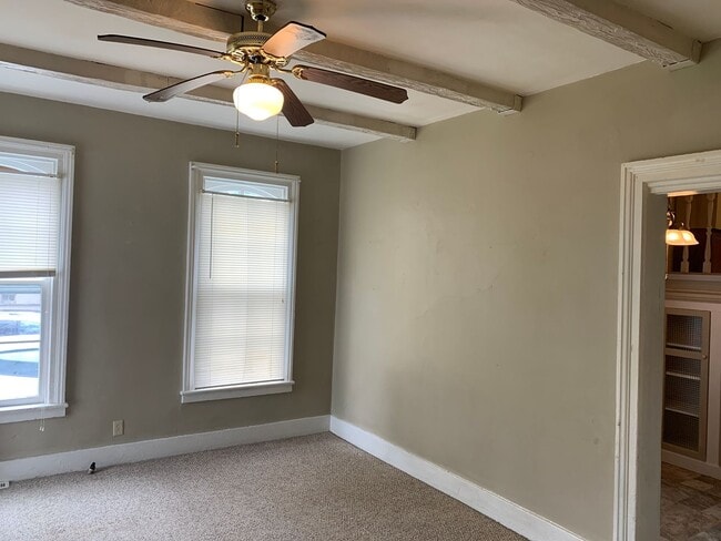 Building Photo - 841-841 Milton Ave Unit 839 - Lower