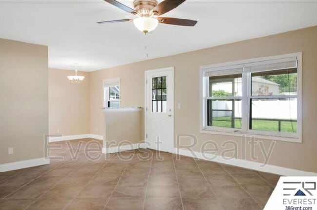 Photo - 92 Rickenbacker Dr
