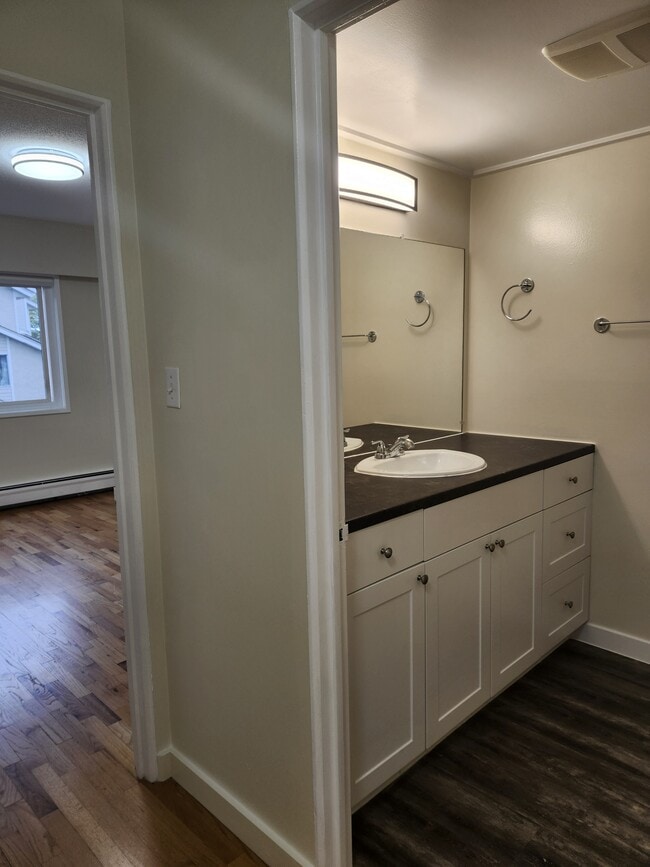 Photo - 1653 Oak Bay Ave Unit 302