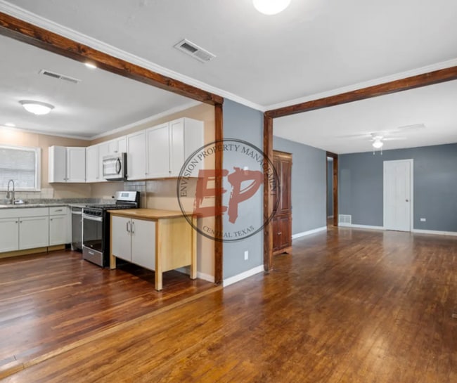 Photo - 3804 Parkwood St House