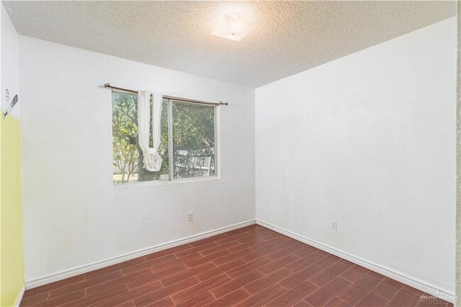 Photo - 17 Roundup Cir