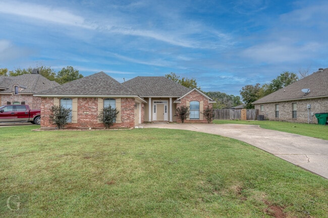 Photo - 220 Sherwood Dr