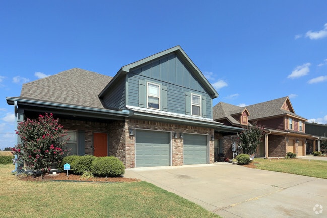 1 Car garage duplexes - Willowbrook Duplexes