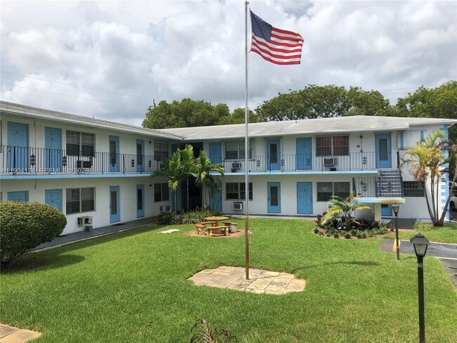 Photo - 1836 Arthur St Unidad 20