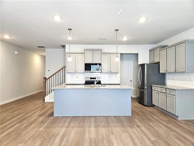 Photo - 338 Lanier Cir