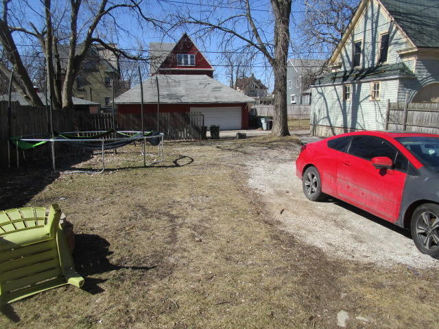 backyard-3-5 Parking - 2457 N 1st St Unit upper front