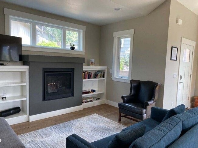 Photo - Furnished West Bend Home Available May-November