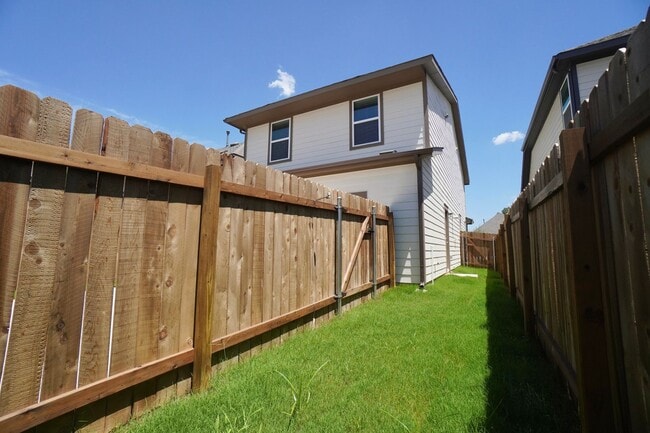 Photo - 136 Greinert Dr