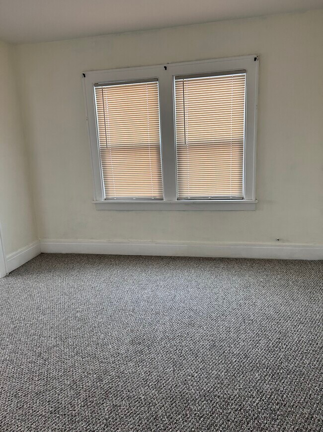 Photo - 173 N End Ave