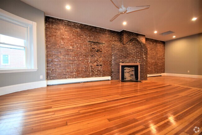 Building Photo - 1736 Beacon St Rental