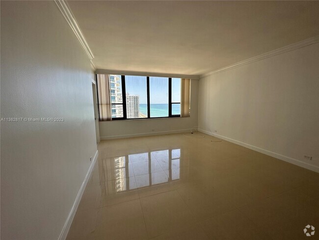 Building Photo - 3505 S Ocean Dr Unit 1411 Rental