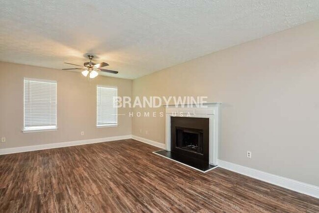 Photo - 101 Bond Lake Dr