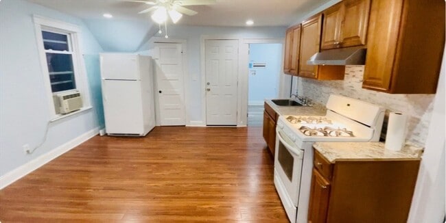 Building Photo - 23 Everett Ave Unit 3