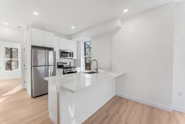 Photo - 306 Varick St Unit 3