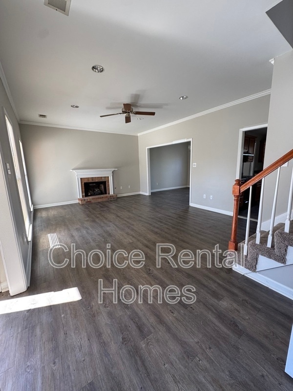 Photo - 1945 Stonebrook Lane