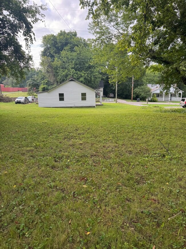 Photo - 2911 Brooks Ave