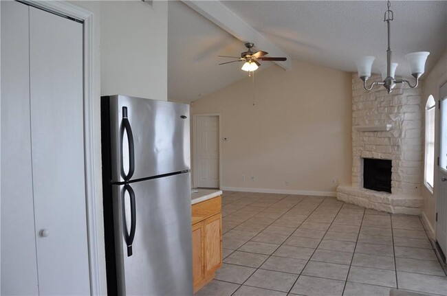 Photo - 1006 Canterfield Ln