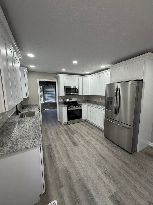 Photo - 372 Reynolds Dr