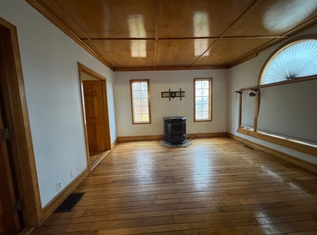 Photo - 13 Wawecus Hill Rd