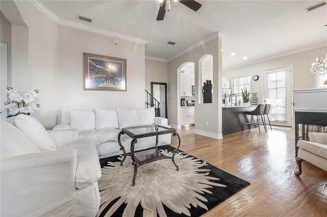 Photo - 2920-2922 Hansen Manor Ln