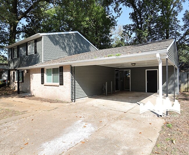 Building Photo - 4400 Spring Harbor Dr