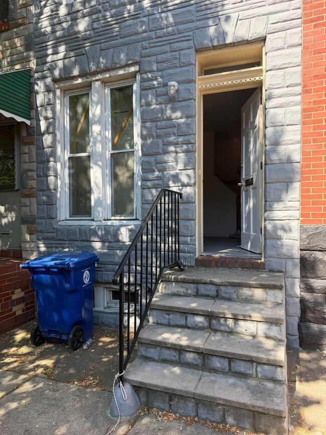 Building Photo - 428 S Gilmor St