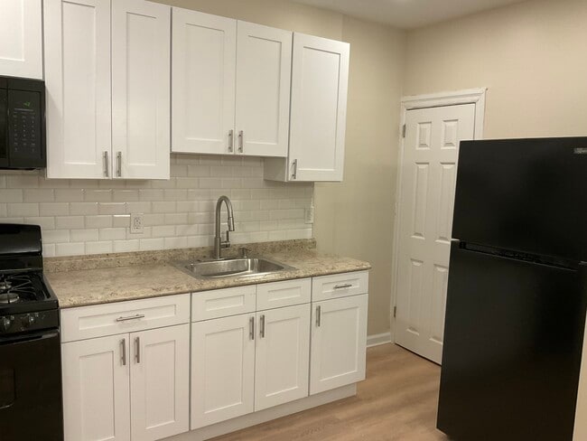 Photo - 5221 Beaumont Ave