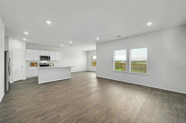 Photo - 4816 Cork Xing