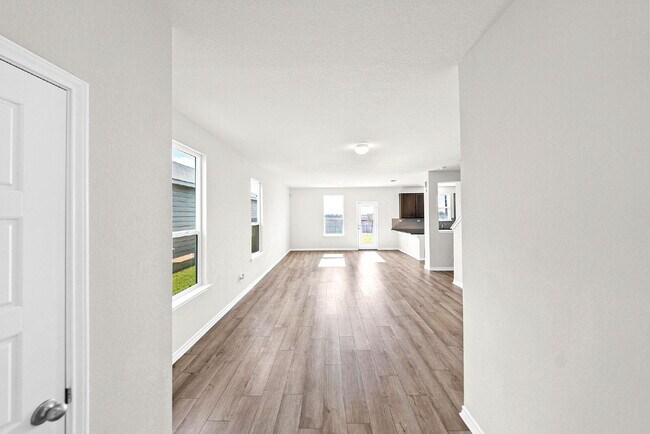 Photo - 4750 Broadside Ave