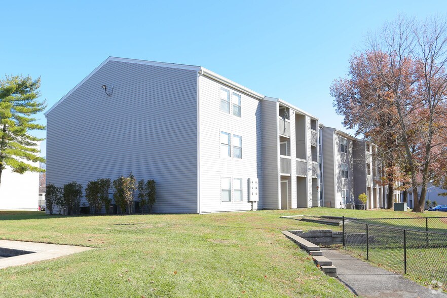 Knollwood Apartments For Rent in Hazelwood, MO
