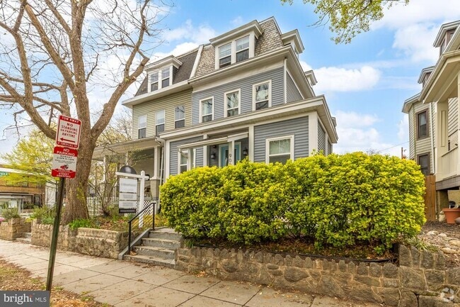 Building Photo - 909 Webster St NW Rental