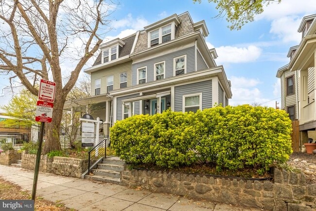 Photo - 909 Webster St NW House