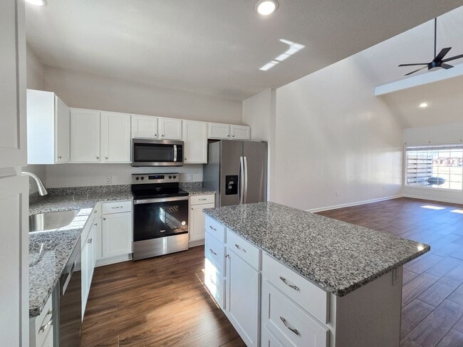 Photo - 4804 Antosh Cir