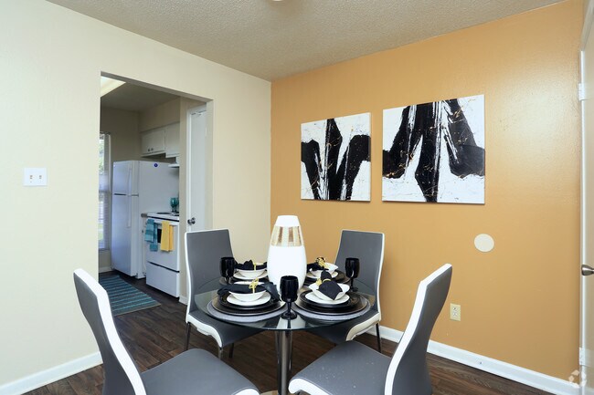 2BR1.5BA-935sft