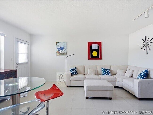 Photo - 525 Meridian Ave Unit 305