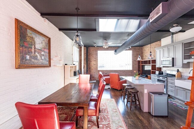 Photo - 1 bedroom in Chicago IL 60657 Unit 2R