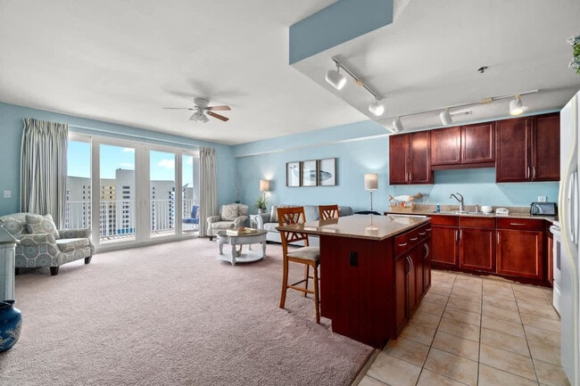 Photo - 9860 S Thomas Dr Unidad ID1354972P