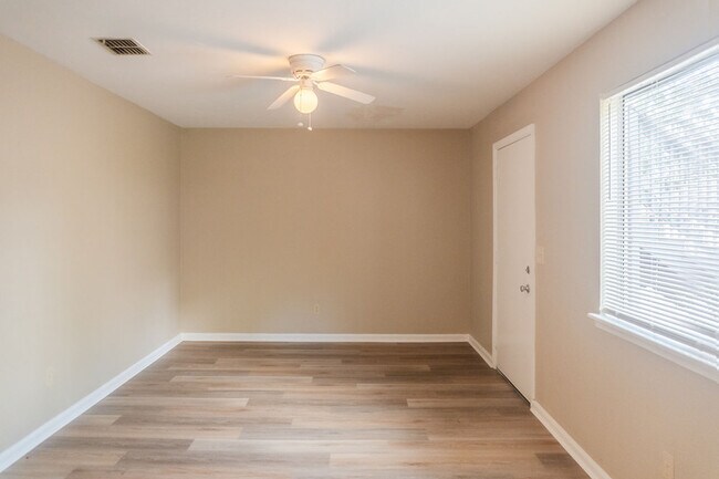 Photo - 733A Pointe Court