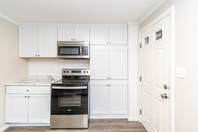 Photo - 1400 Hunt Ct