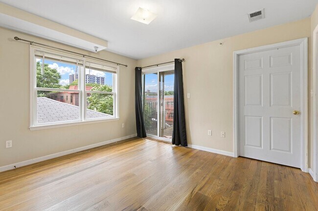 Photo - 304 49th St Unit 3