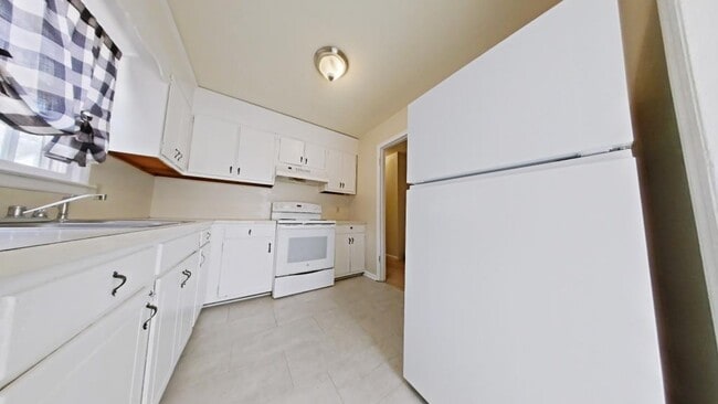 Photo - 1105 Meadowbrook Blvd