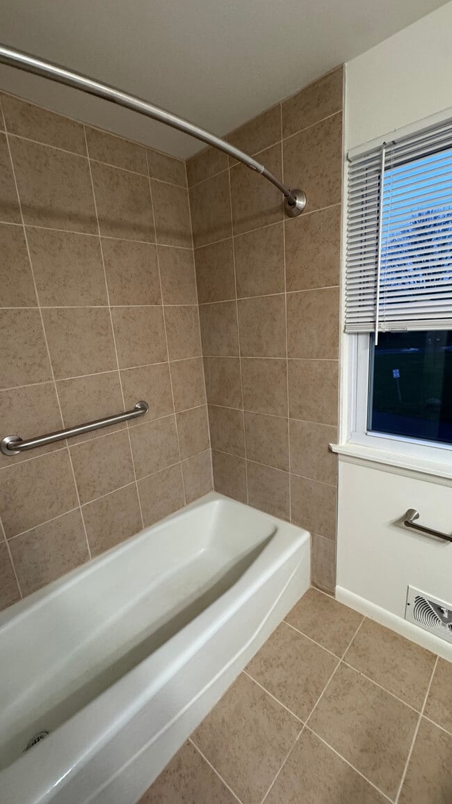 Photo - 63 Havenwood Holw