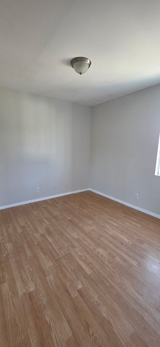 Photo - 949 S Sycamore Ave Unidad 949 12