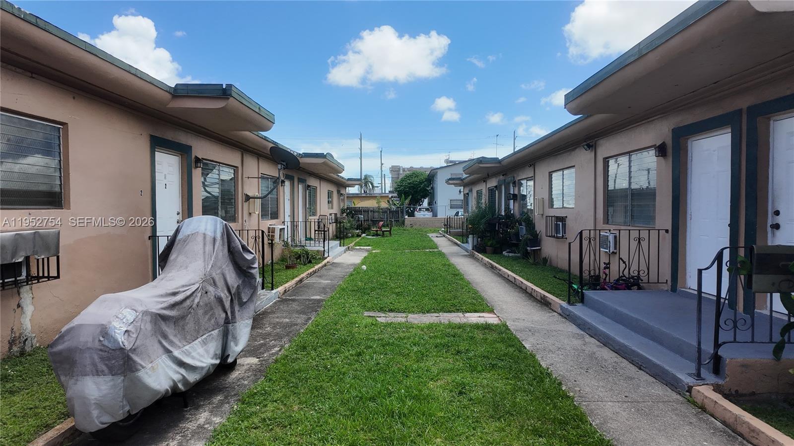 Photo - 2100 NW 24th St Unidad 4